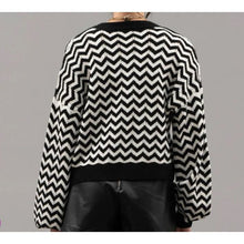 Load image into Gallery viewer, Chevron Print Knit Cardigan
