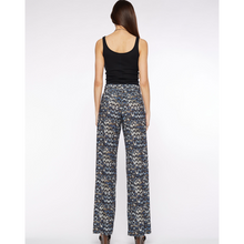 Load image into Gallery viewer, Long Microfiber Banded Wide Leg Pocket Pant

