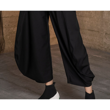 Load image into Gallery viewer, Cropped Knit Gaucho Pant with Pockets
